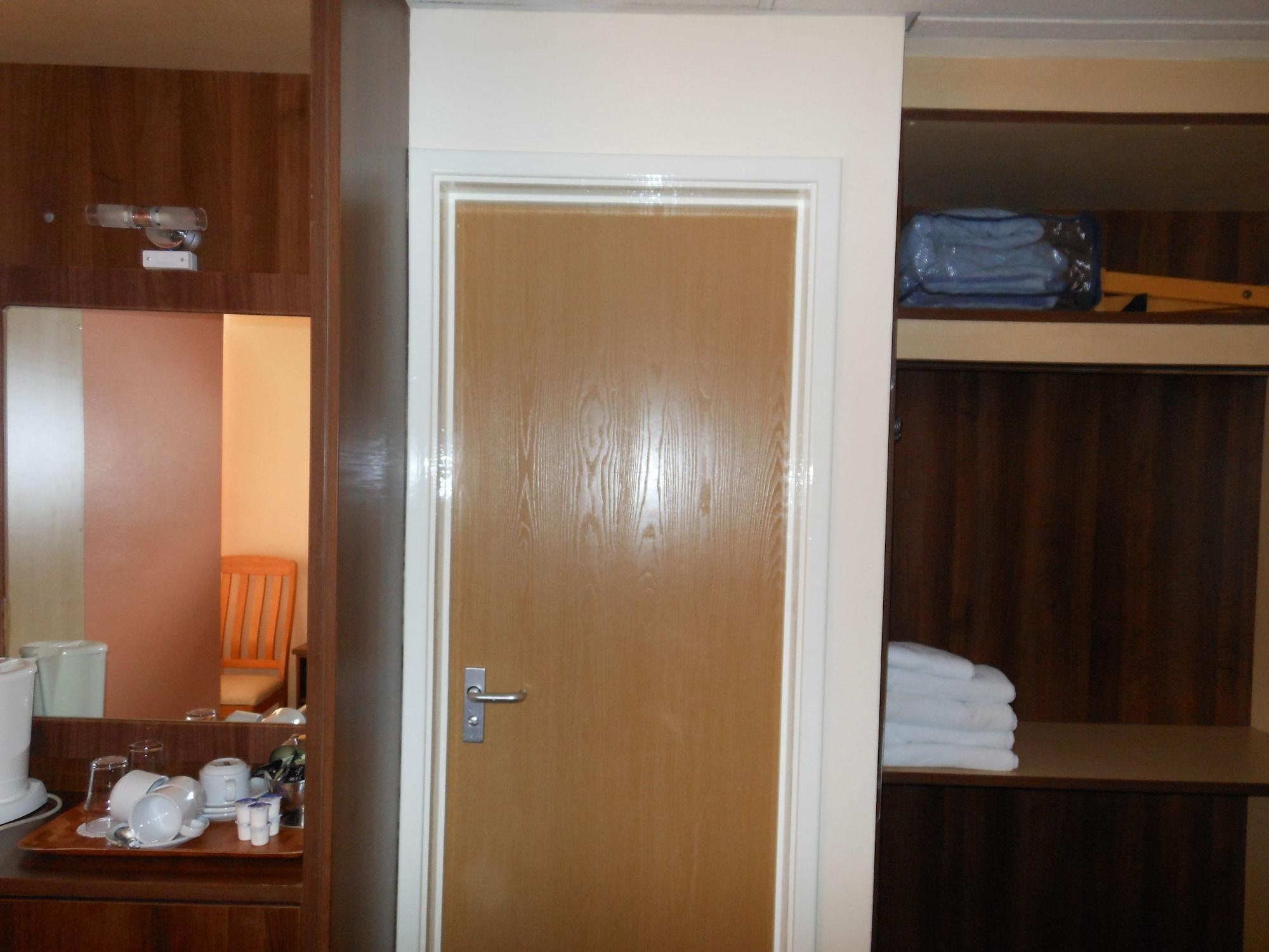 The Gatwick White House Hotel Horley Exteriér fotografie